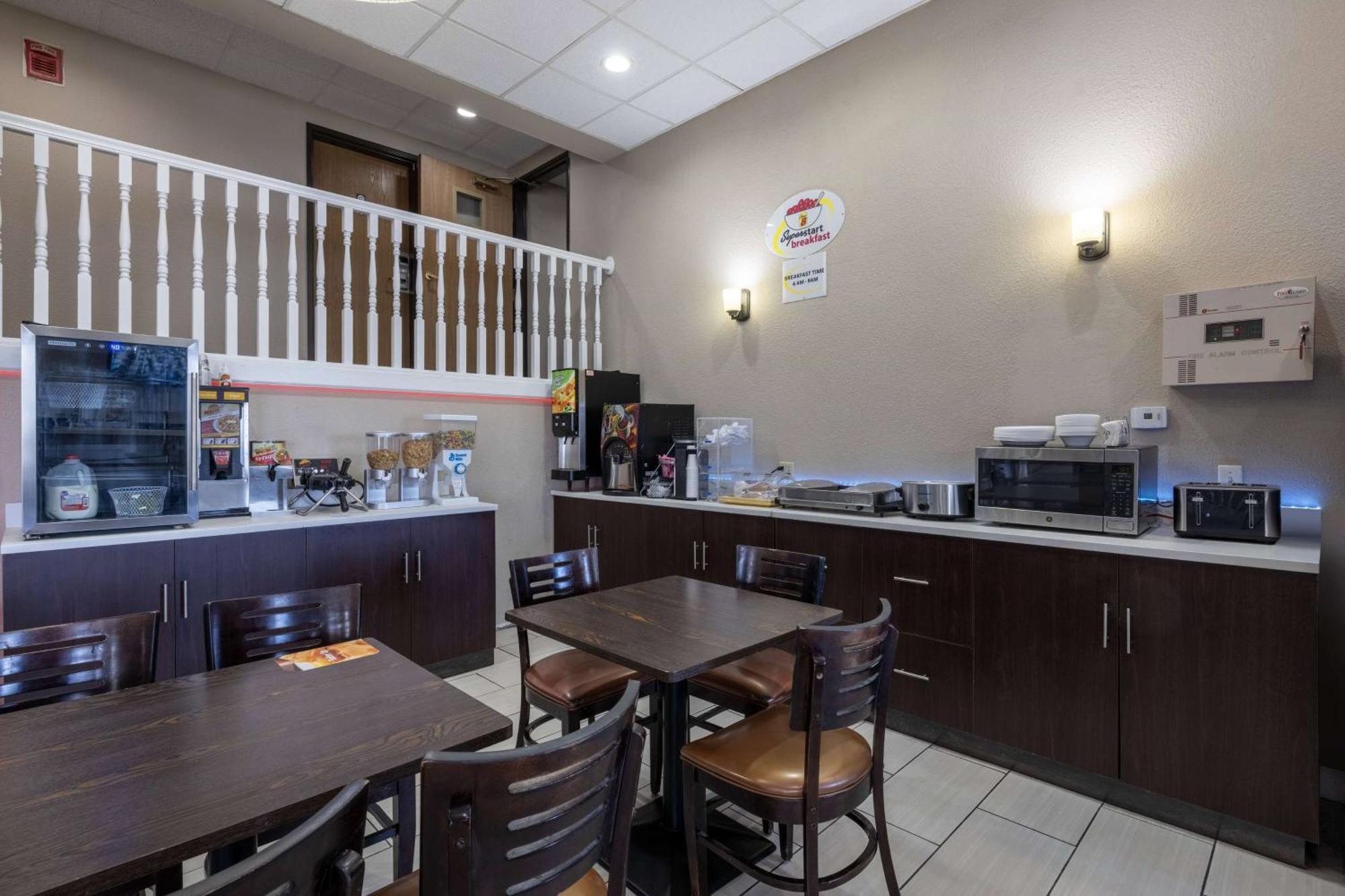 The Inn&Suites Sw Omaha Zewnętrze zdjęcie
